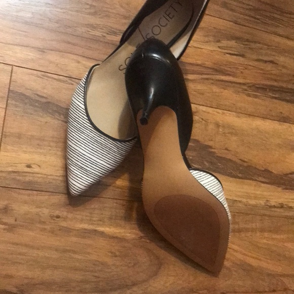 Sole society heels. Brand new never worn!! - Picture 3 of 3